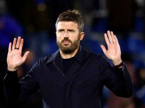 Lý do MU chưa sa thải Carrick