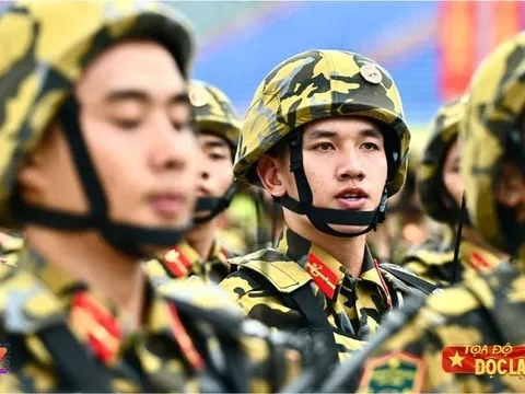 Những bước chân diễu binh đầu tiên trên Quảng trường Ba Đình