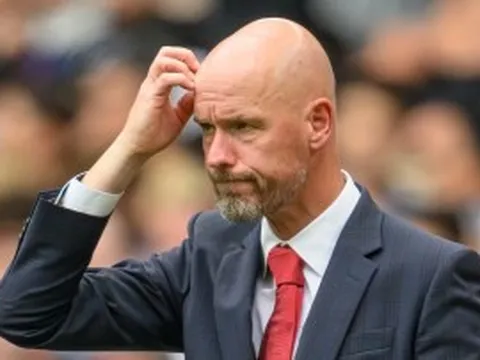 Ten Hag có khởi đầu tệ hại tại Leverkusen