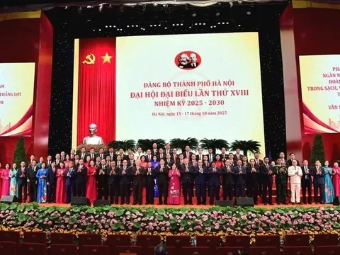 Danh sách Ban Chấp hành Đảng bộ Thành phố Hà Nội khóa XVIII nhiệm kỳ 2025 - 2030, gồm 75 đồng chí