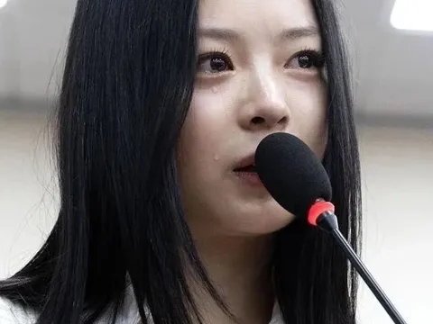 Nữ ca sĩ bị người dân Hàn Quốc yêu cầu xin lỗi