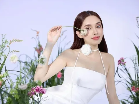 Người đẹp rút khỏi cuộc thi của Sen Vàng