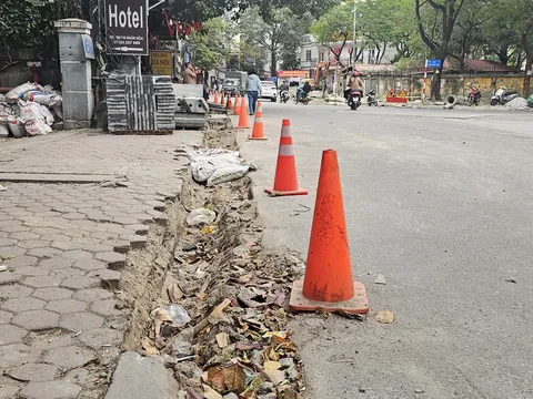 Hà Nội thu hẹp vỉa hè, mở rộng đường dịp cuối năm