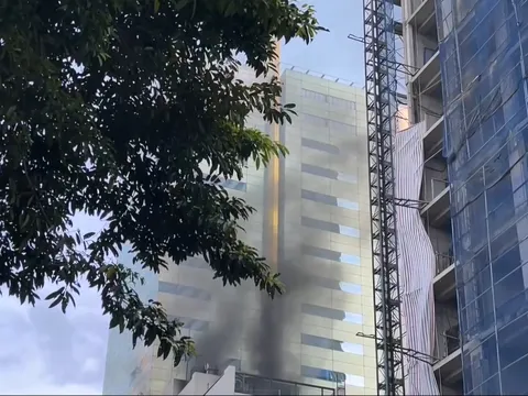 Cháy tòa nhà ở phường Sài Gòn