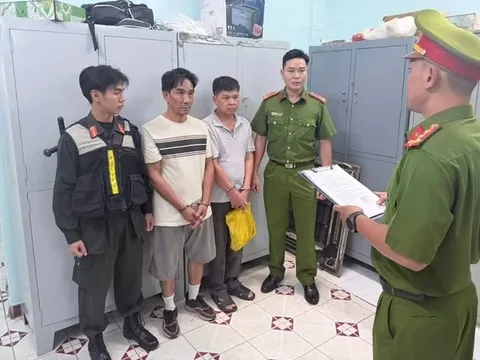 Bắt khẩn cấp nhiều tài xế gây náo loạn trước cổng sân bay Tân Sơn Nhất