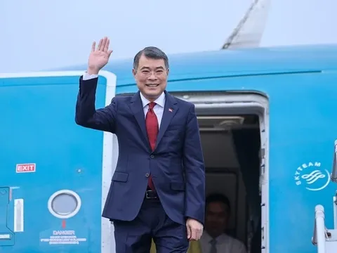 Thủ tướng lên đường dự Hội nghị Cấp cao ASEAN