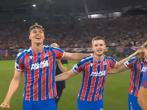 Crystal Palace vô địch Conference League