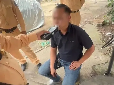 Tăng ga bỏ chạy khi CSGT ra hiệu lệnh dừng, tài xế đầu kéo bị phạt