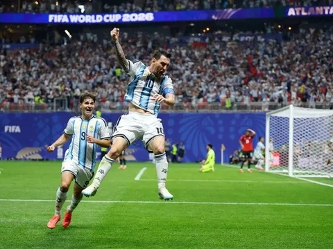 Messi xuất hiện tình thế đảo ngược