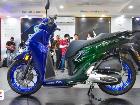 Honda SH150i nhập Italy lạ mắt với dàn áo 2 màu, giá từ 235 triệu đồng