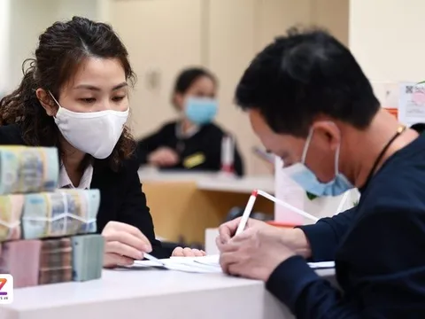 Khoản vay tiền tỷ đến kỳ thả nổi lãi suất, làm gì để không bị 'ngộp'