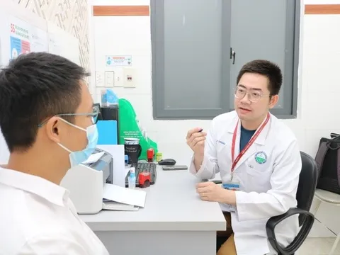 Số ca HIV nhập viện ở TP.HCM tăng 48%, BS chỉ ra 1 đường lây phức tạp