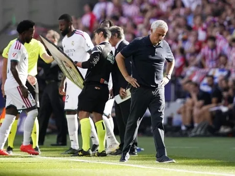 Trọng tài ưu ái Atletico và làm hỏng trận derby Madrid