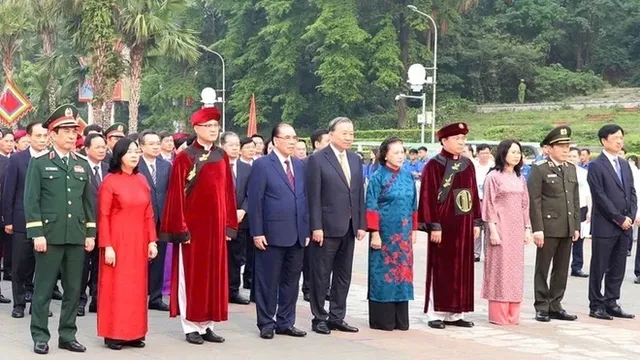 Tổng Bí thư, Chủ tịch nước Tô Lâm dâng hương tưởng niệm các Vua Hùng