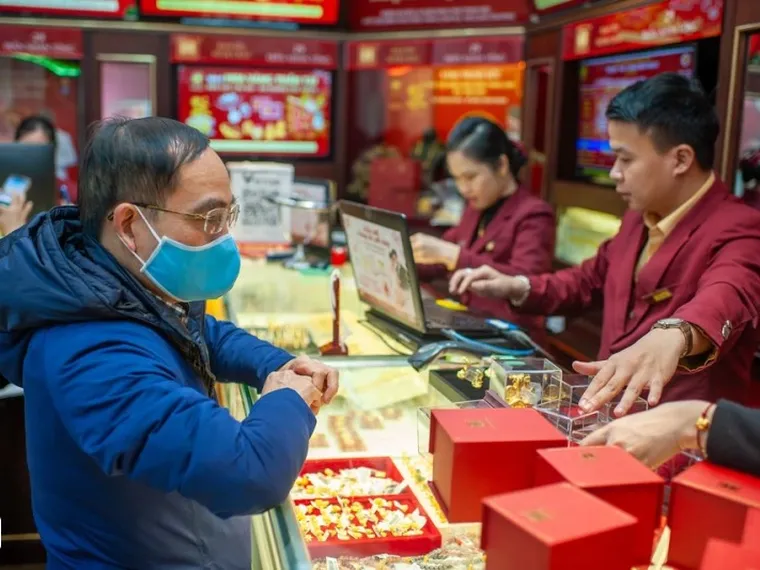 Giá vàng trong nước mất 5 triệu đồng/lượng chỉ sau một đêm