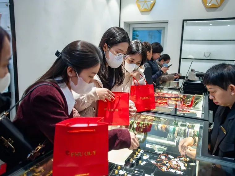 Người mua vàng lại lỗ