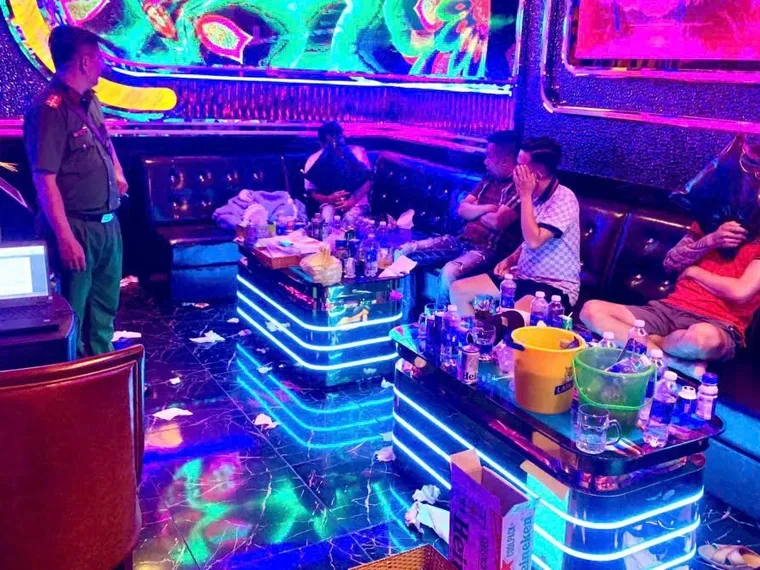 Cựu phó chủ tịch phường tổ chức 'tiệc ma túy'