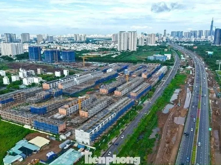 Giá nhà đất Hà Nội cao gấp đôi TP.HCM