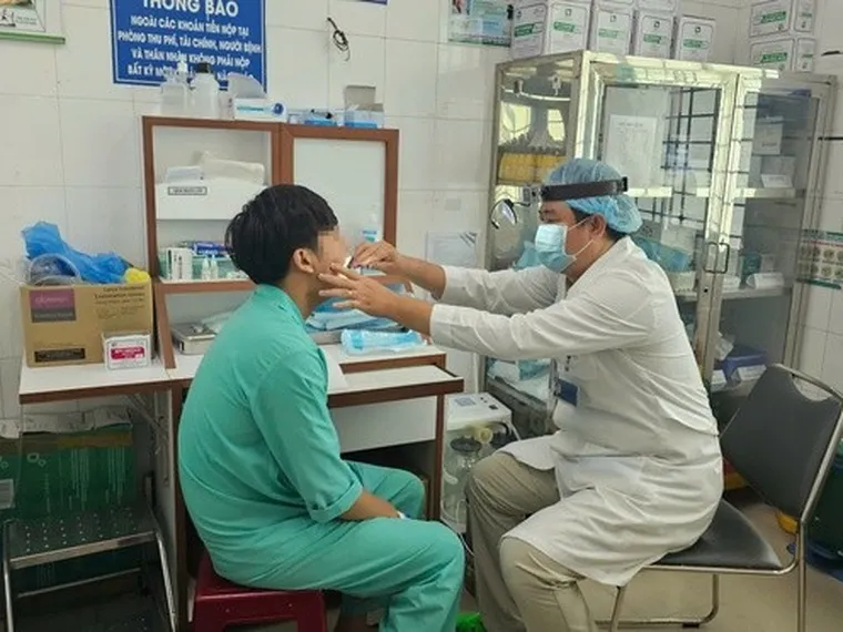 Nam thanh niên nhập viện vì thói quen ăn uống nhiều người mắc