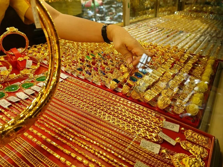 Diễn biến khó lường của giá vàng trong nước sáng nay